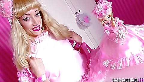 Stepmom with a big ass in lingerie has cum on her face